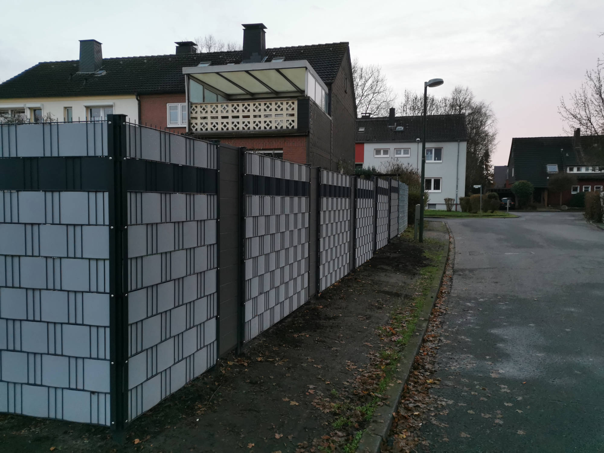 Doppelstabmattenzaun + WPC Elemente